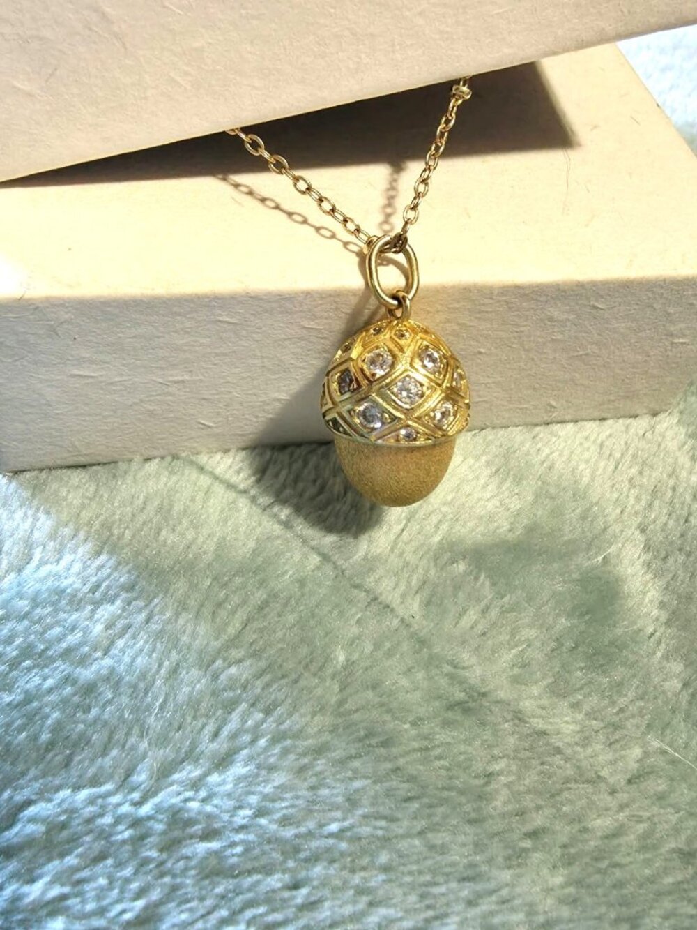 ✨ Gorgeous gold acorn pendant necklace ✨